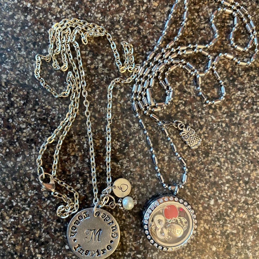Two Lockets/Pendants - Picture 5 of 5